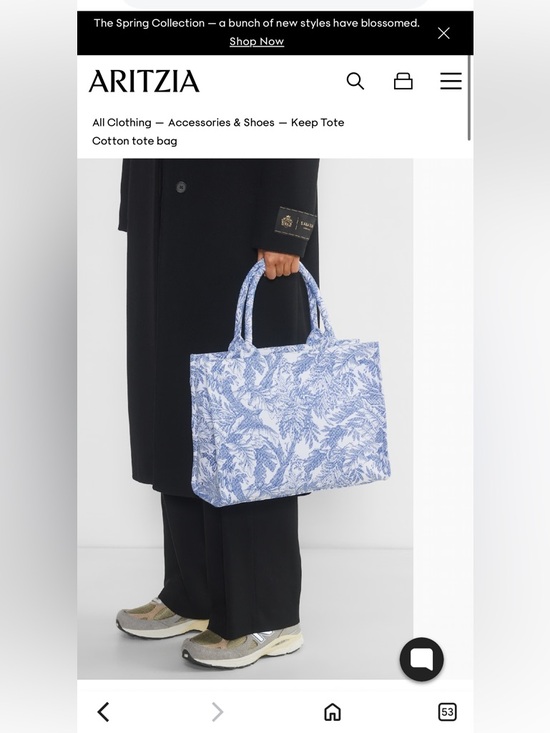 Aritzia Handbags - EUC ARITZIA Blue and White Botanical Cotton Tote